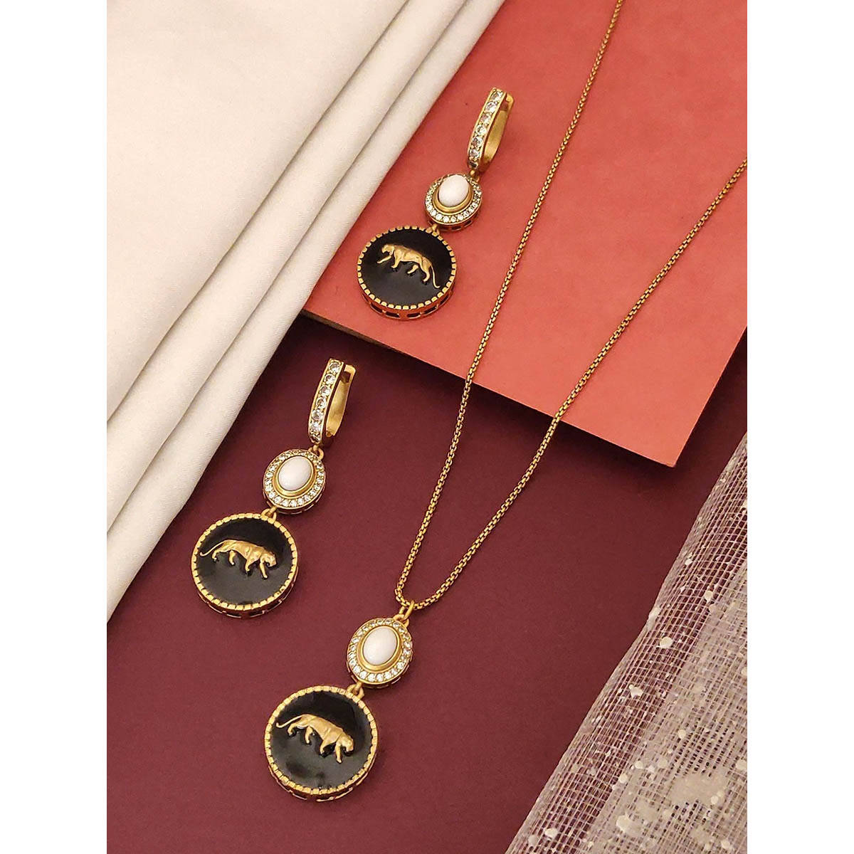 Abdesigns Gold-Plated Contemporary Jewellery Set · One Size