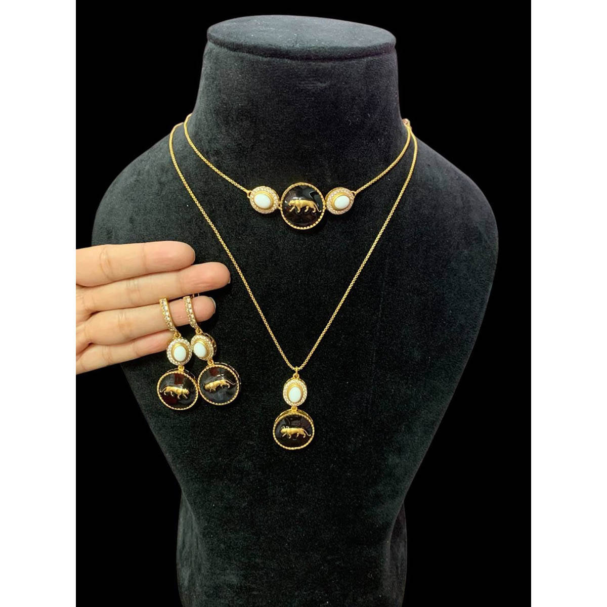 Abdesigns Gold-Plated Contemporary Jewellery Set · One Size