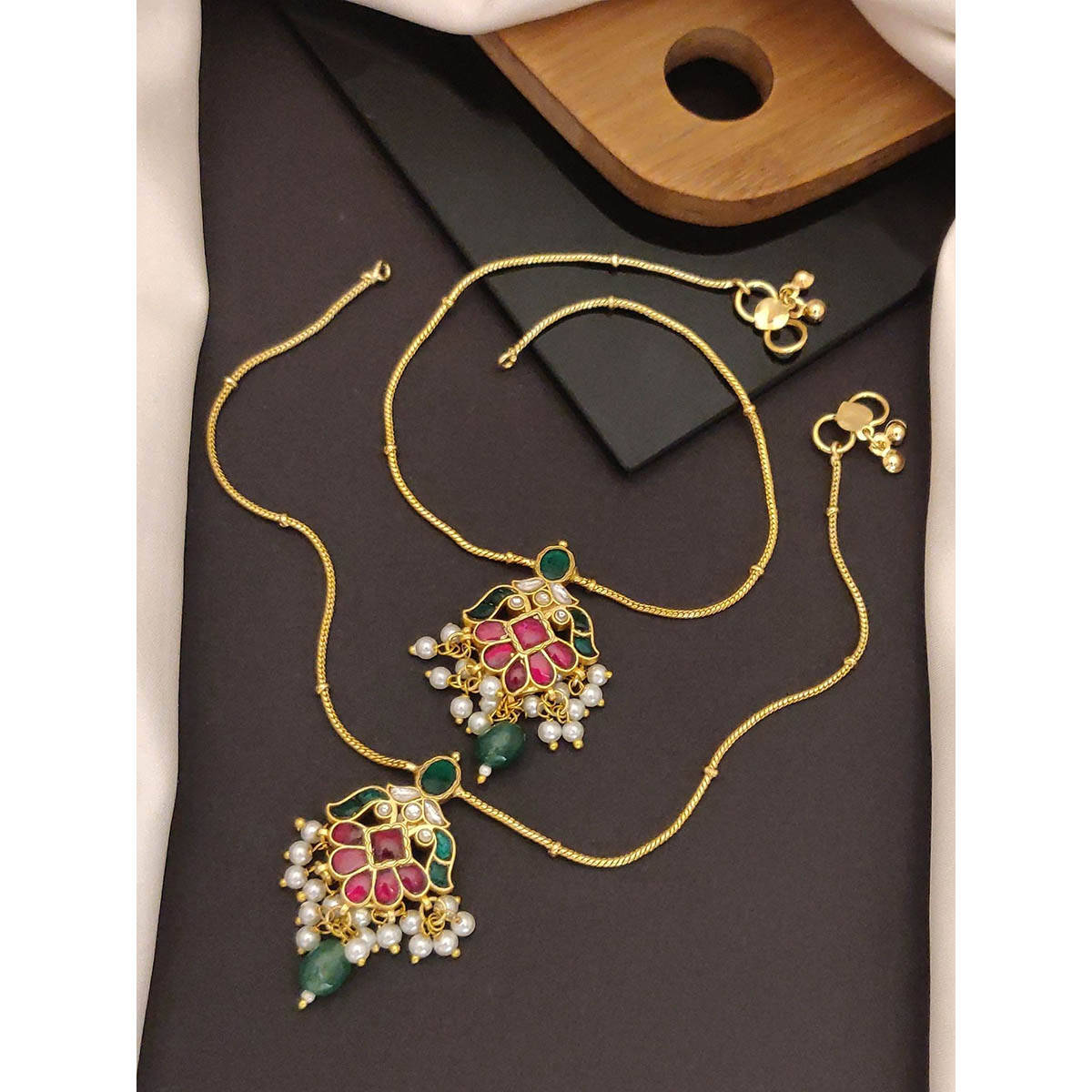 Abdesigns Enchanting Pachi Kundan Gold Plated Anklet