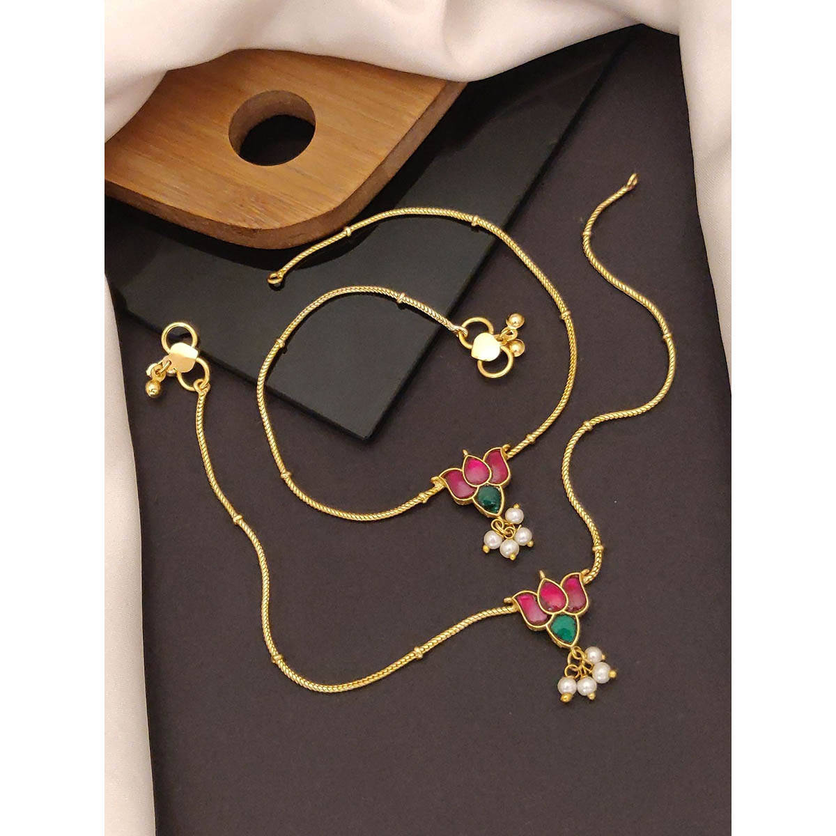 Abdesigns Enchanting Pachi Kundan Gold Plated Anklet