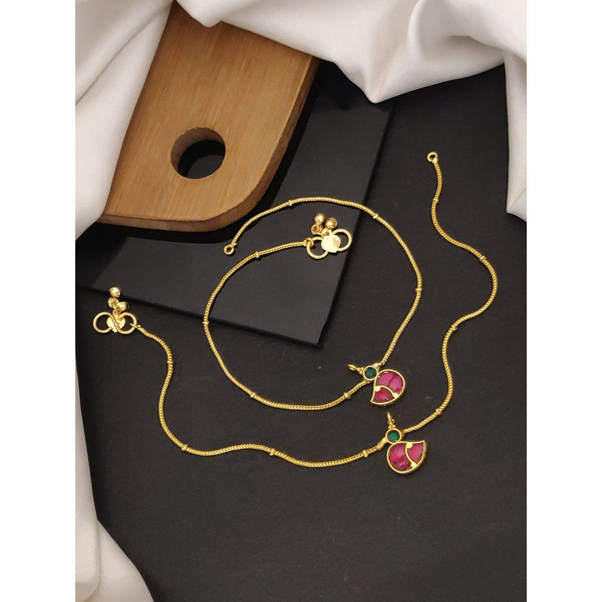 Abdesigns Enchanting Kundan Duck Gold Plated Anklet