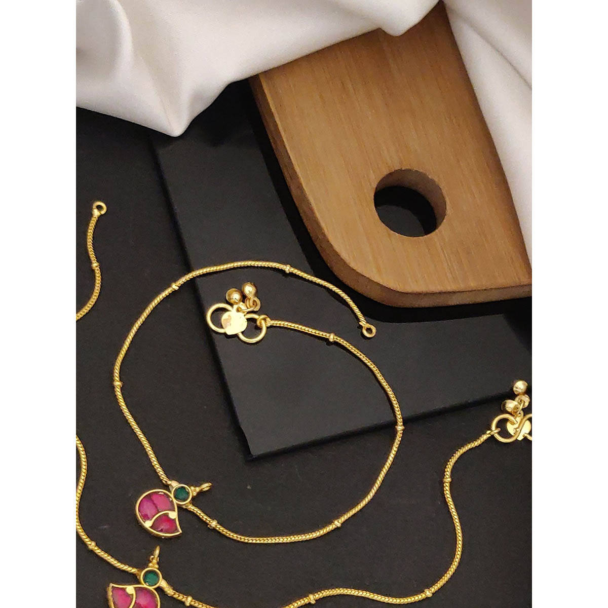 Abdesigns Enchanting Kundan Duck Gold Plated Anklet