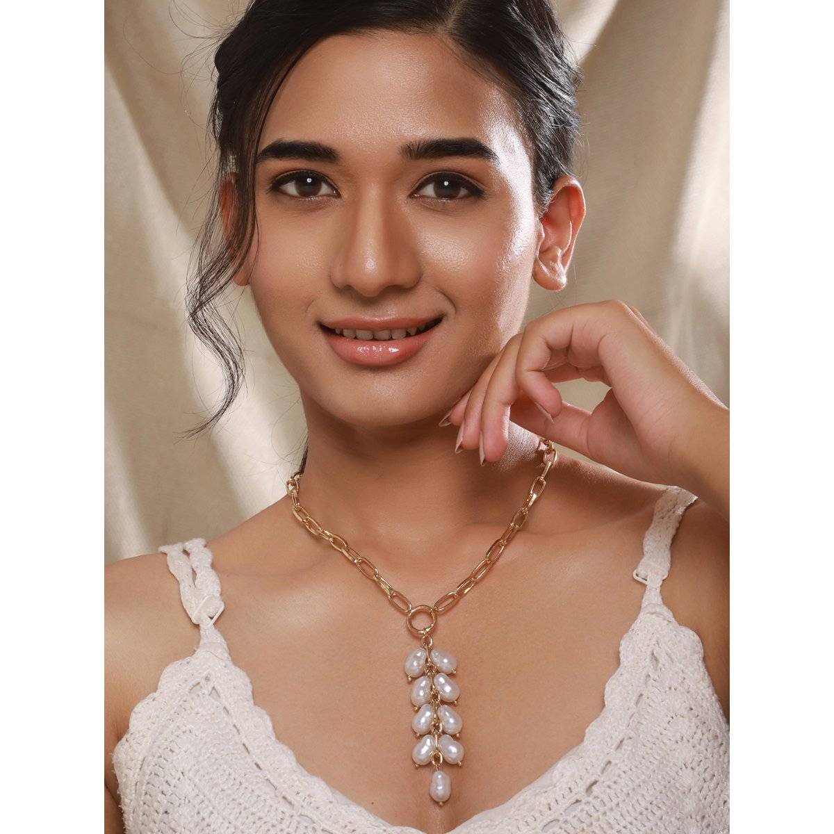 Aatmana Gold Chain Pendant