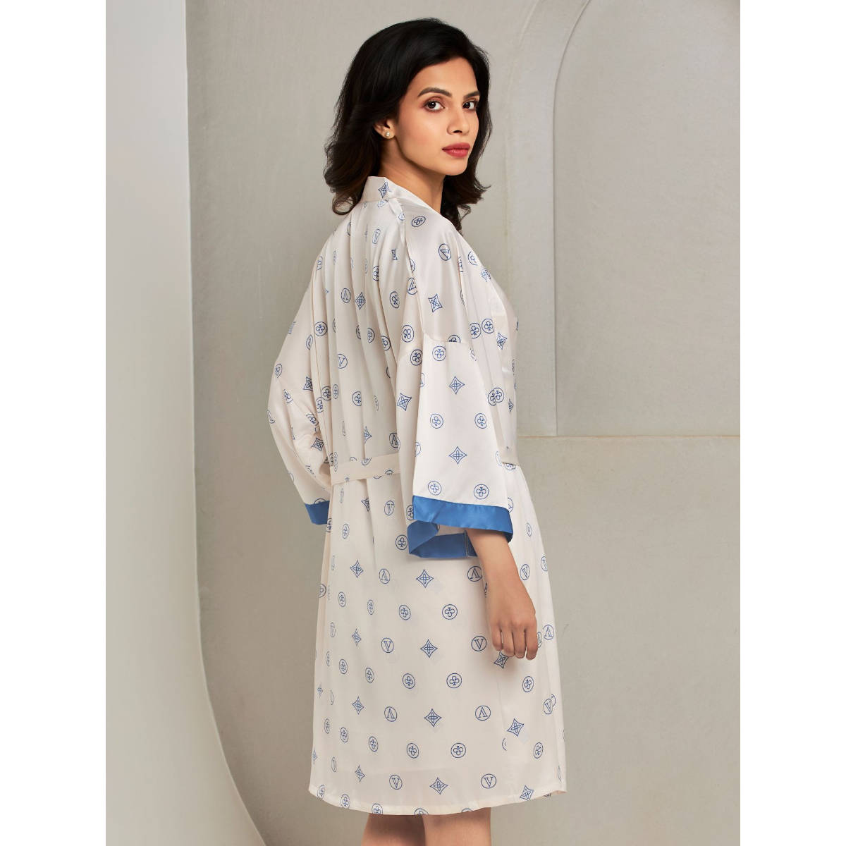 Addery Cream Robe Style Sleepwear Nightdress with Shrug (Set of 2) (L) · L