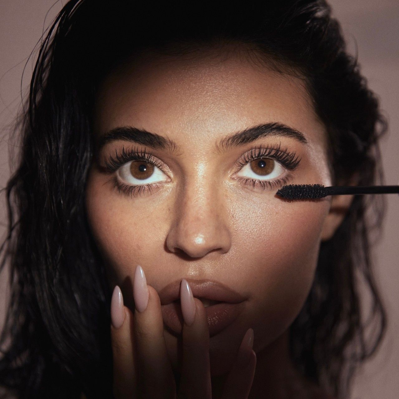 Kylie Cosmetics Cream Volume Mascara Black 001 (12ml)