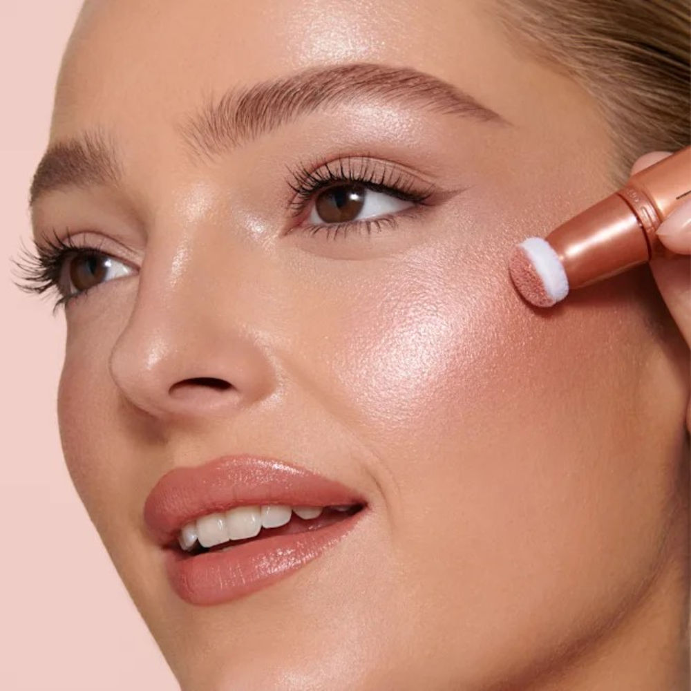 Charlotte Tilbury Pillow Talk Beauty Light Wand - Light/medium (12ml)