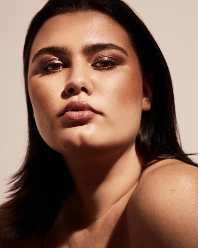 FENTY BEAUTY - SUN STALK'R INSTANT WARMTH BRONZER (Shade - Bajan Gyal)