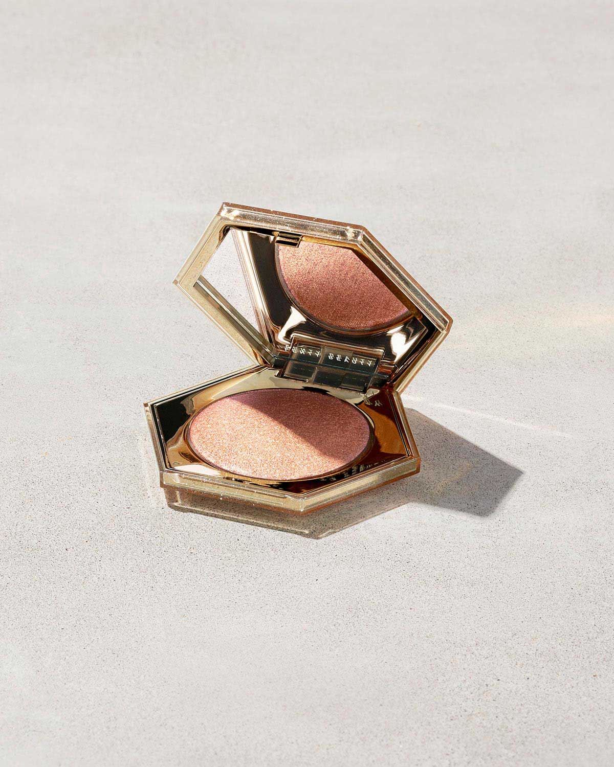 Fenty Beauty - DIAMOND BOMB ALL-OVER DIAMOND VEIL - 8g - (Royal Icing)