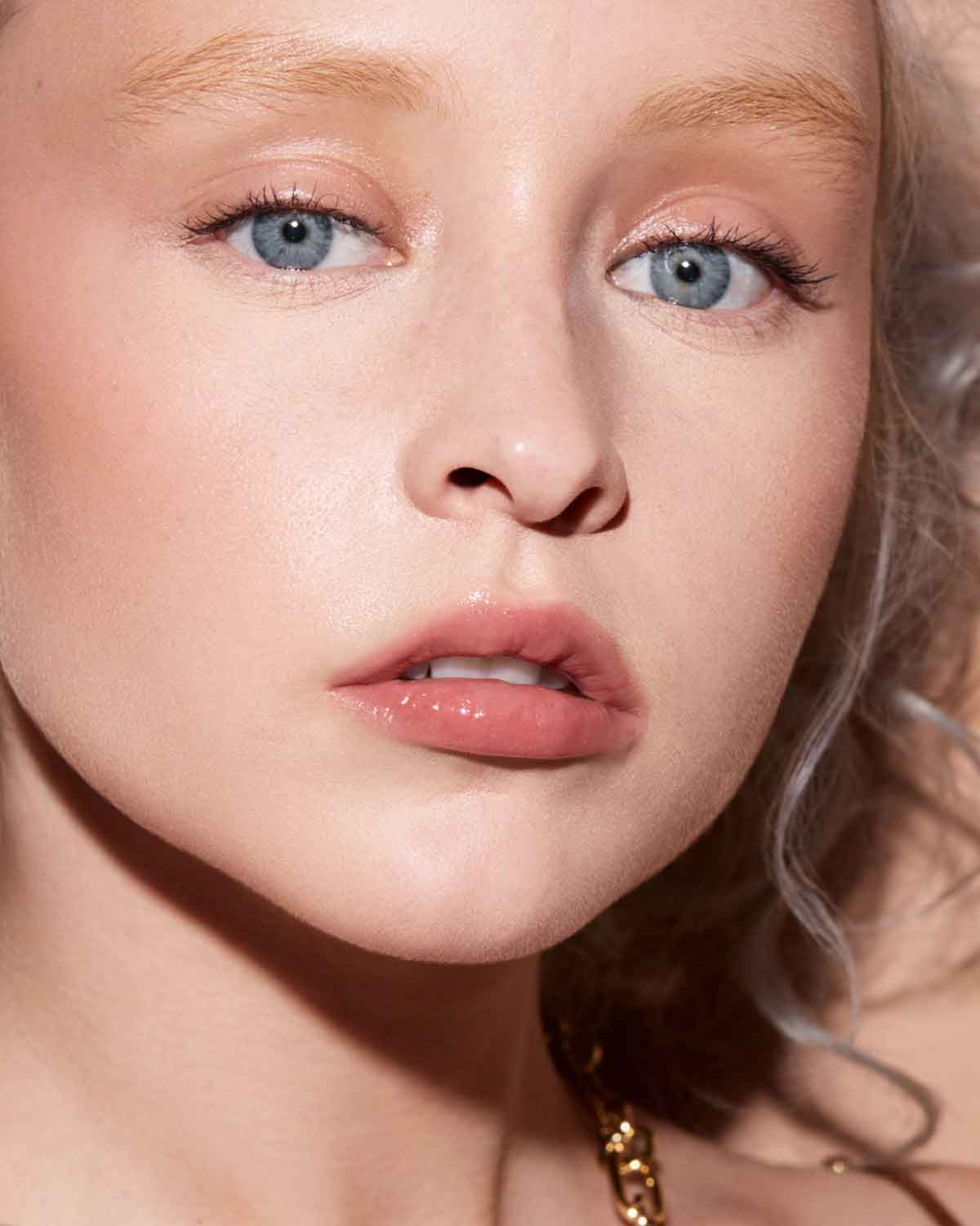Fenty Beauty -  GLOSS BOMB CREAM COLOR DRIP LIP CREAM Shade - (Fenty Glow 02)