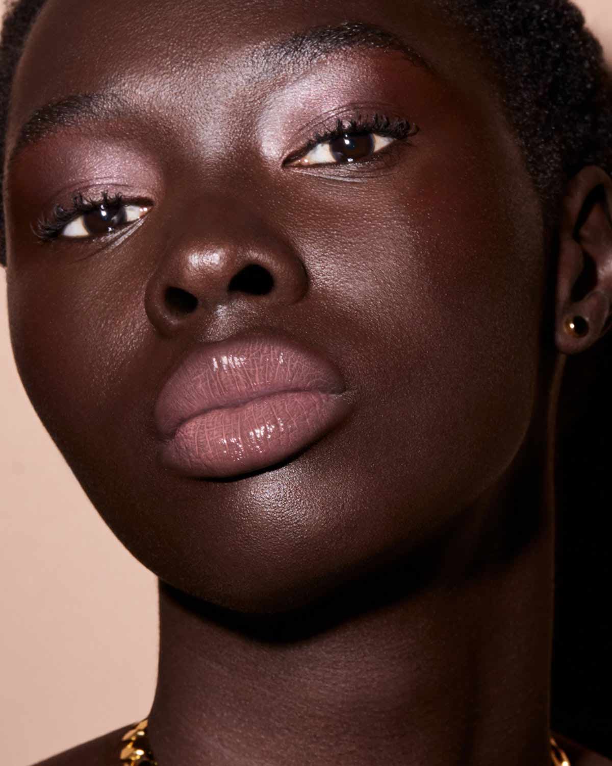 Fenty Beauty -  GLOSS BOMB CREAM COLOR DRIP LIP CREAM Shade - (Fenty Glow 02)