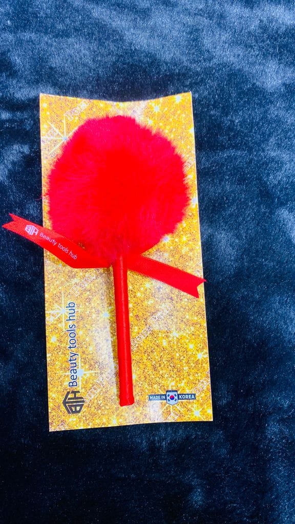 Pom Pom - Beauty Tools Hub Highlighter