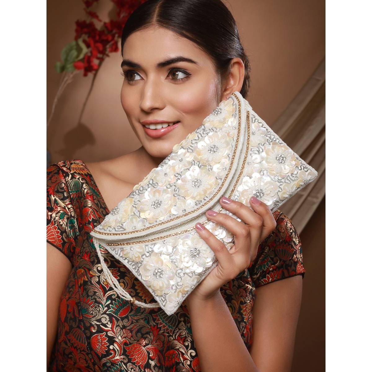 Aatmana Ivory Floral Bloom Premium Clutch