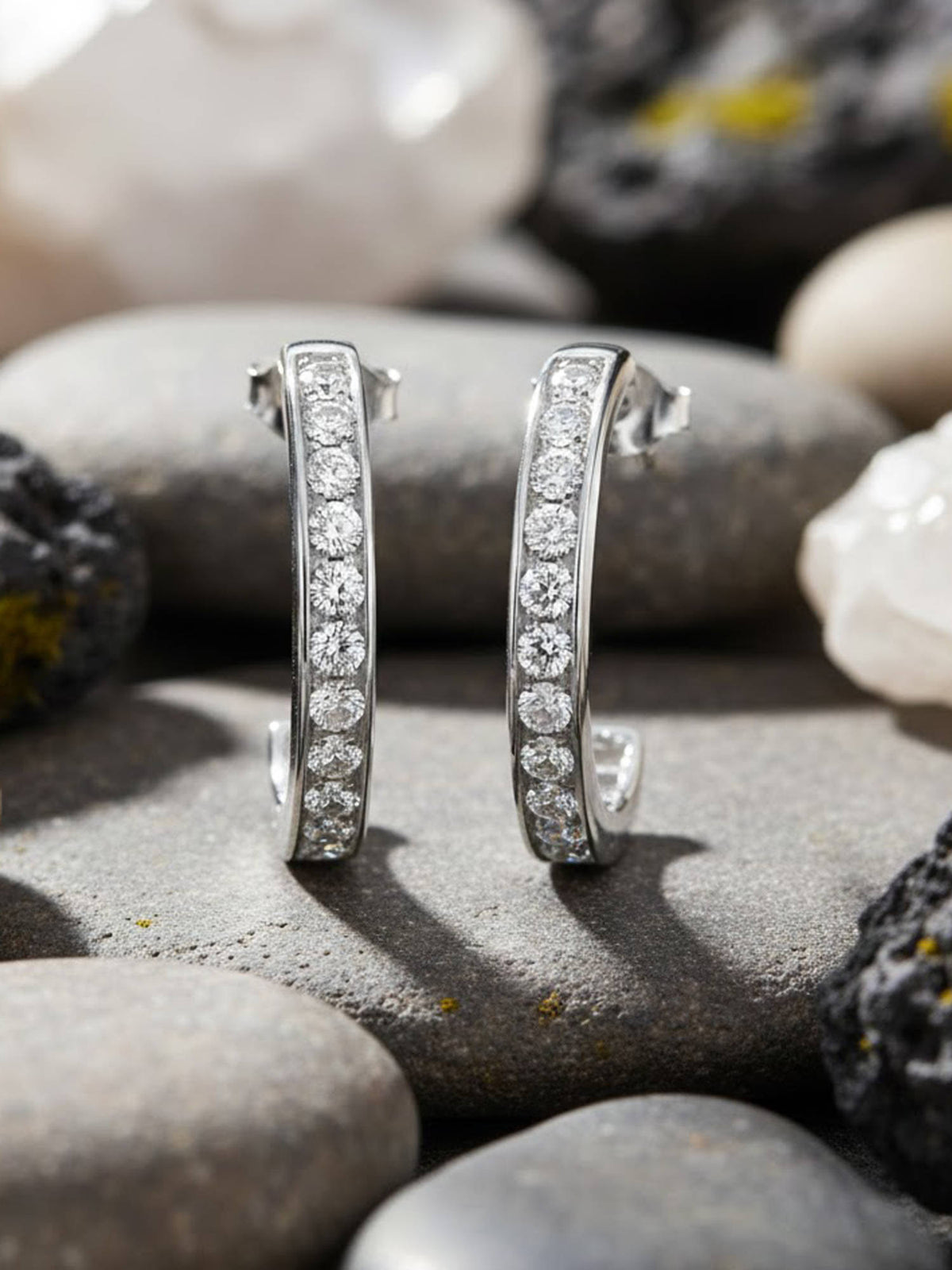 925 SILLER White Sterling Silver White Stones Hoops Earring