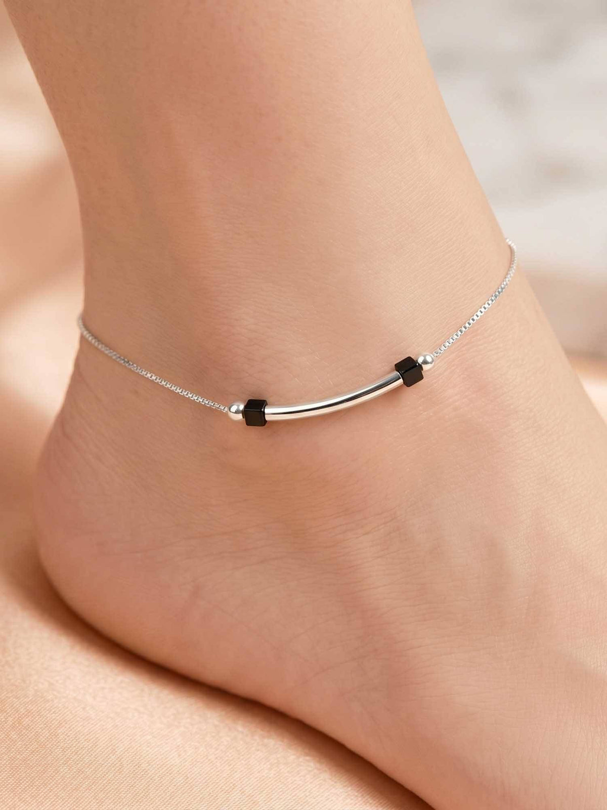925 SILLER 925 Pure Silver The Sleek Horizon Silver and Black Bead Box Chain Anklet Duo (Pack of 2)