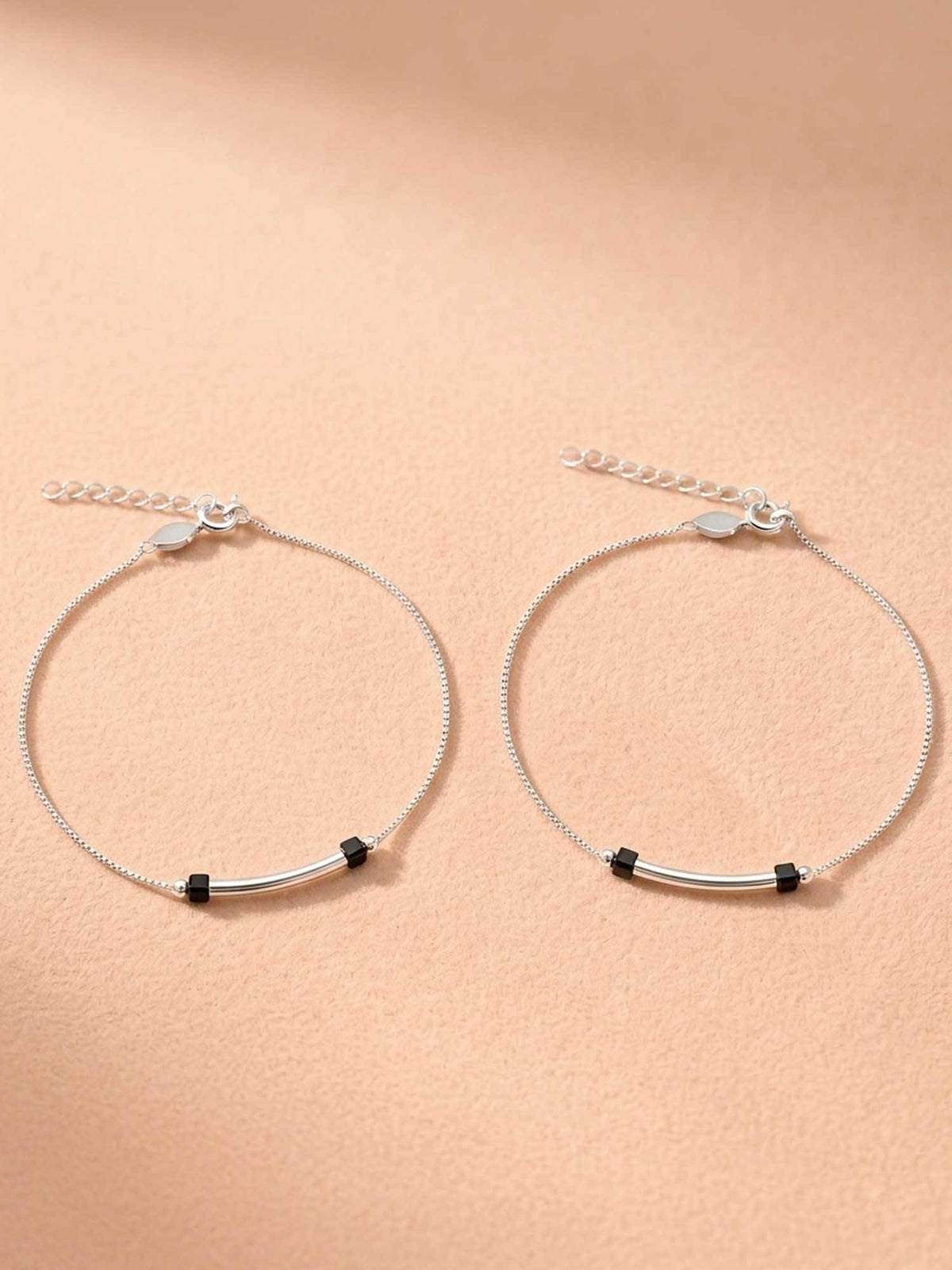 925 SILLER 925 Pure Silver The Sleek Horizon Silver and Black Bead Box Chain Anklet Duo (Pack of 2)
