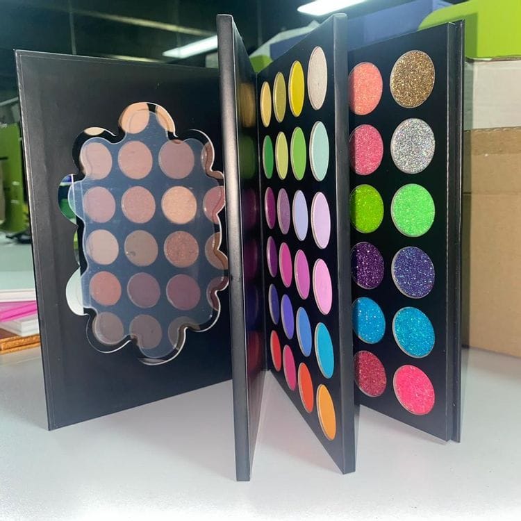 De'lanci - Mysterious Queen Eyeshadow Palette