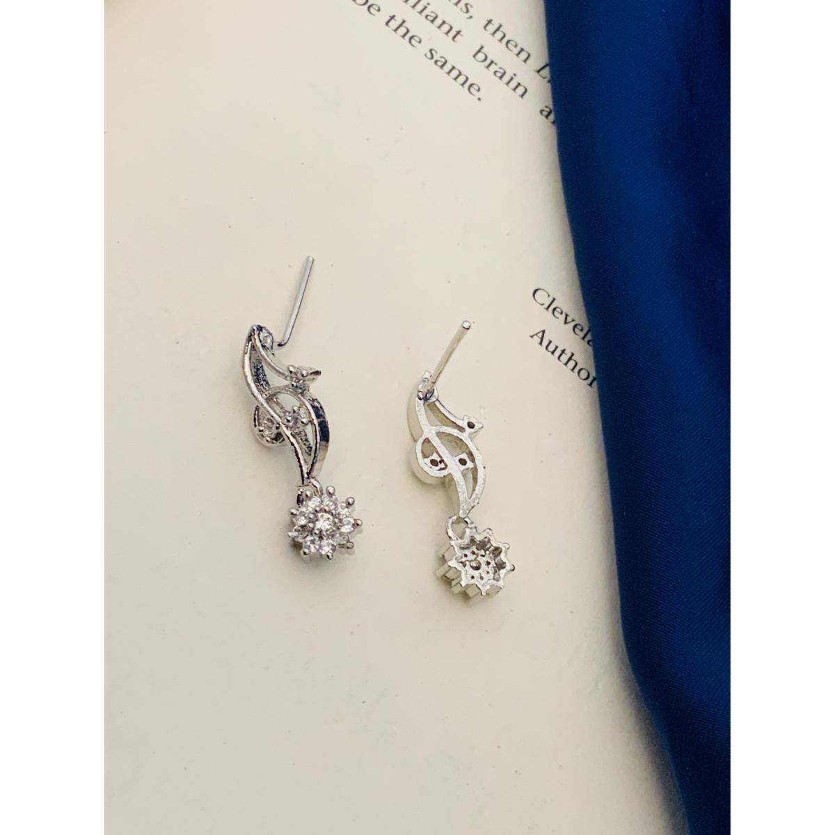 Abdesigns Enchanting Silver Plated American Diamond Necklace Set - Silver