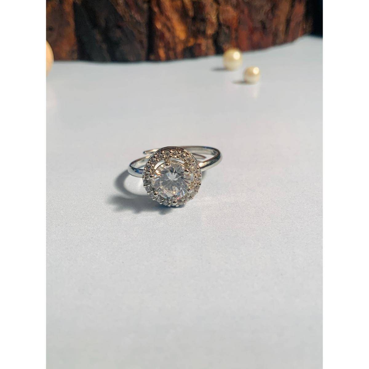 Abdesigns Luxurious High Quality Silver Plated Ring - White