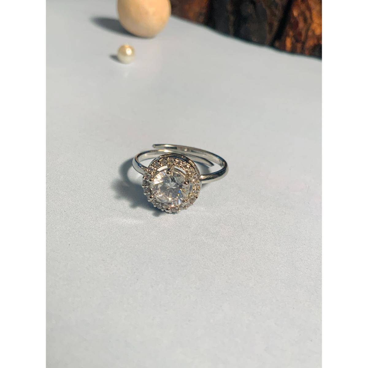 Abdesigns Luxurious High Quality Silver Plated Ring - White