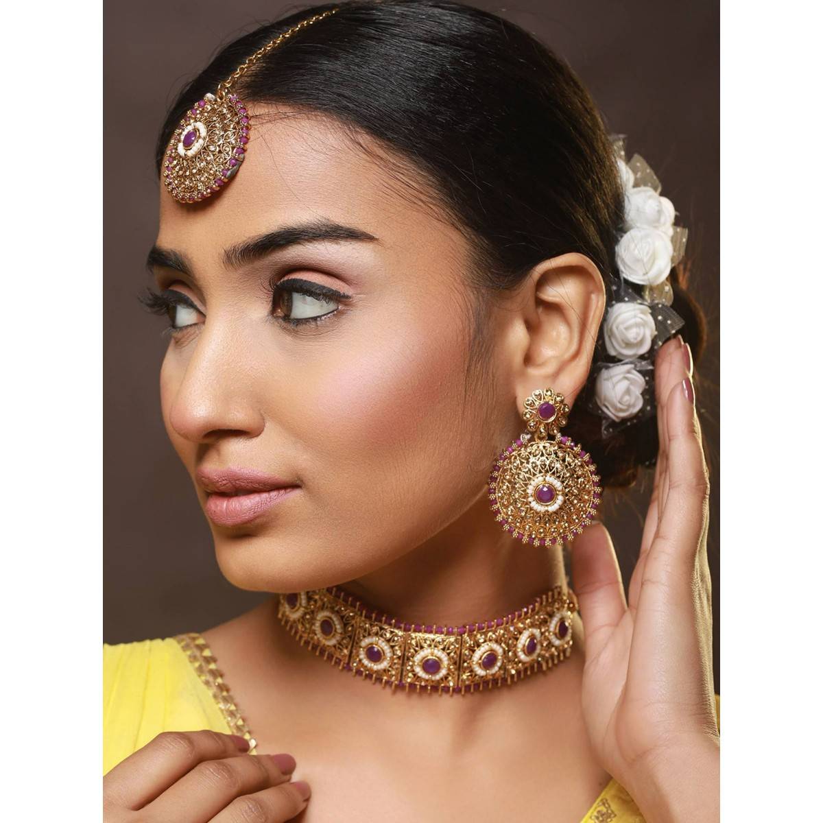 Aatmana Gold Plated Kundan Studded & Beaded Choker Jewellery Set with Maang Tikka