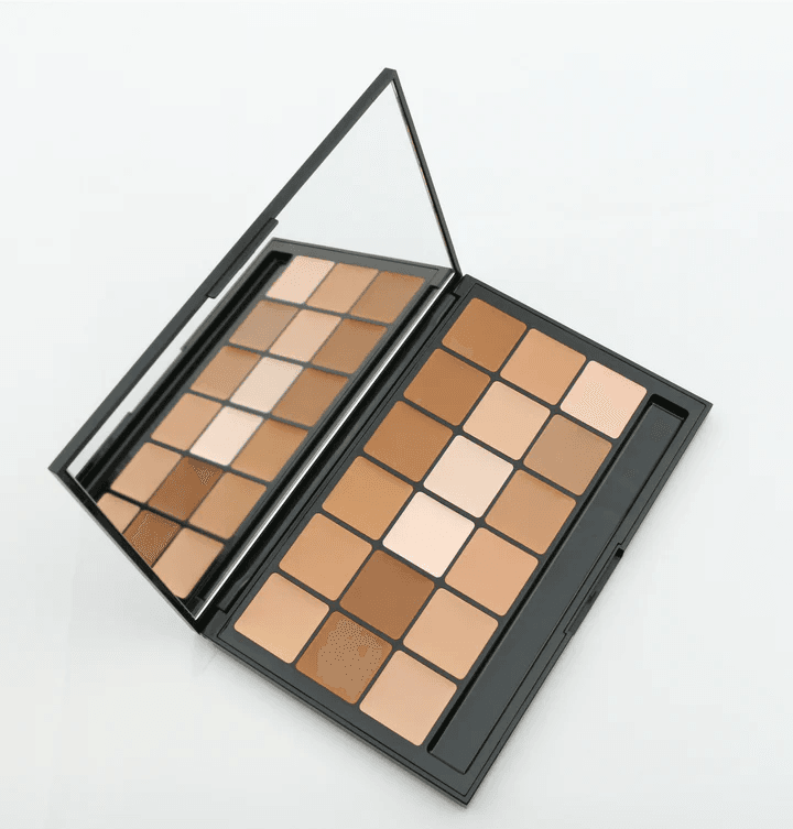 RCMA - Vincent Kehoe - 18 Part Foundation/Concealer palette - #11