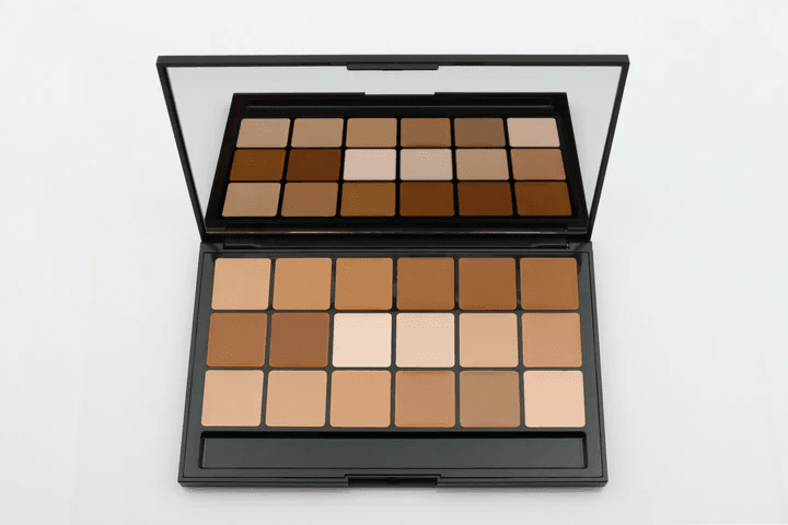 RCMA - Vincent Kehoe - 18 Part Foundation/Concealer palette - #11