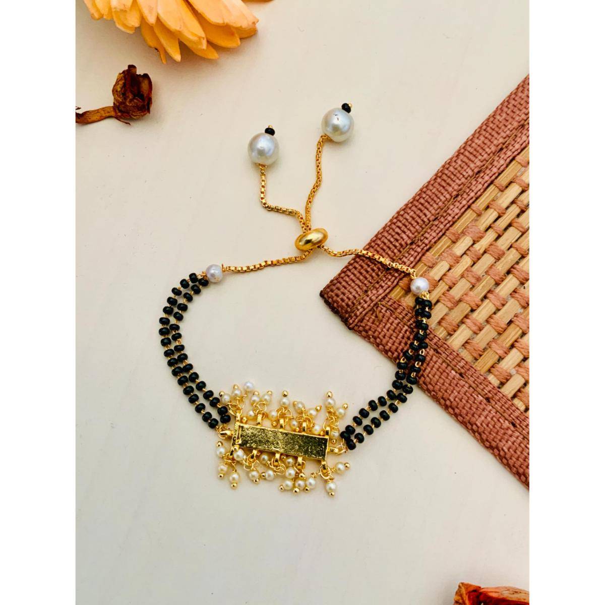 Abdesigns Pleasing Gold Plated Pachi Kundan Hand Mangalsutra