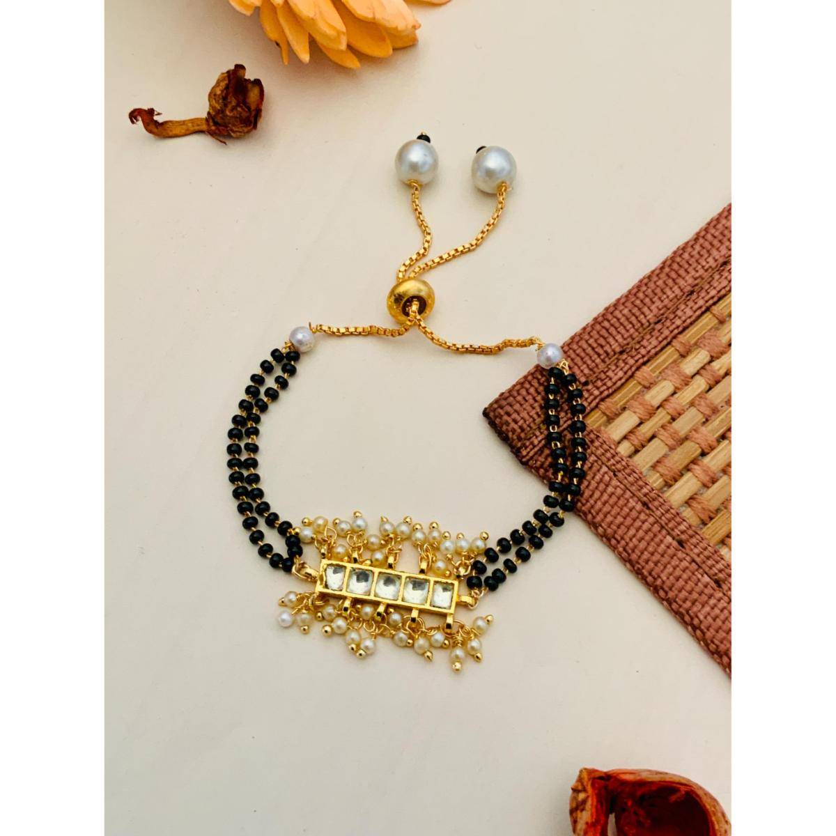 Abdesigns Pleasing Gold Plated Pachi Kundan Hand Mangalsutra