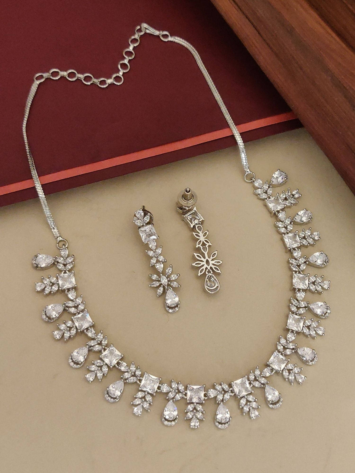 Abdesigns White Elegant Silver Plated Flower American Diamond Necklace with Earrings · One Size