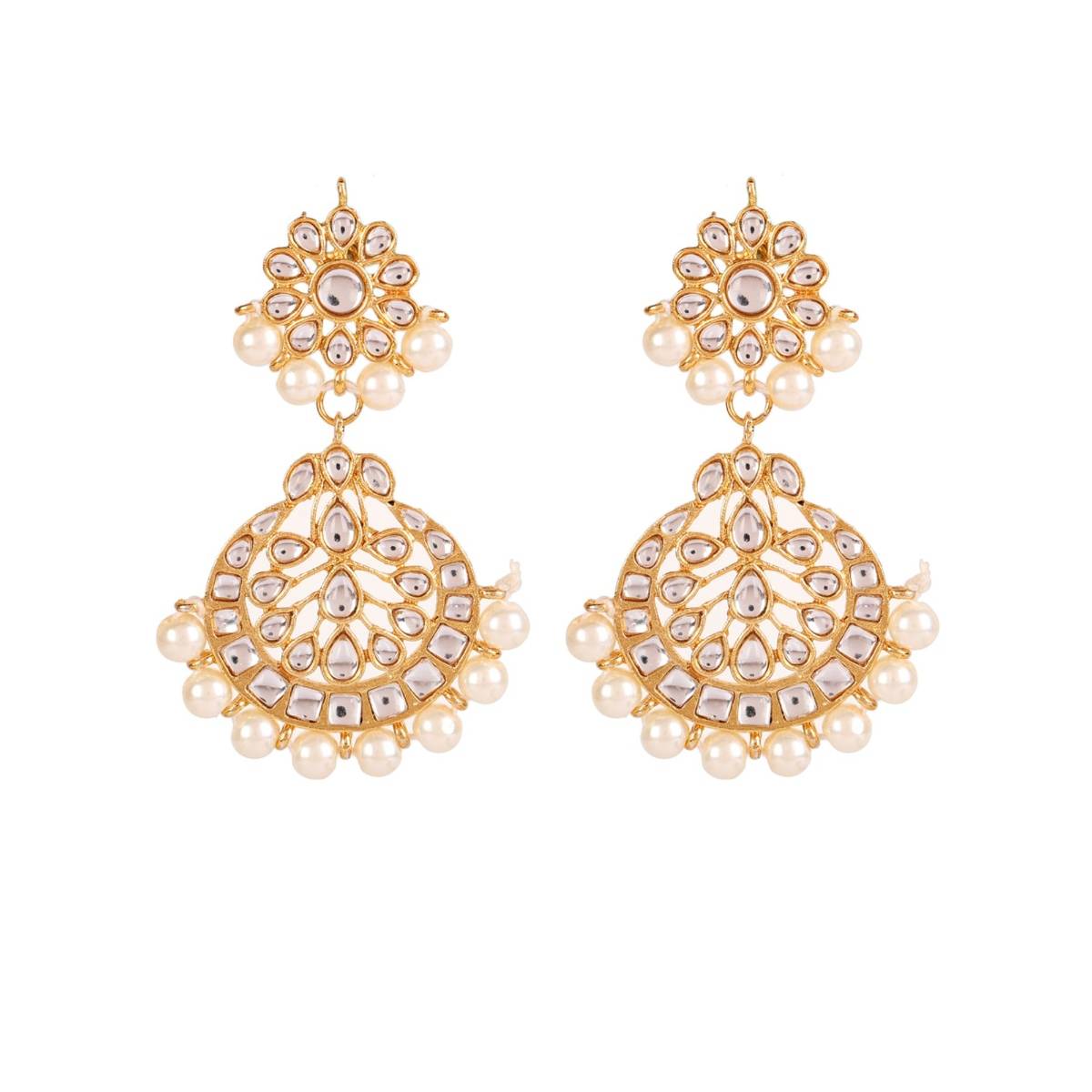 Aatmana Gold Toned Kundan & Pearl Jewellery Set