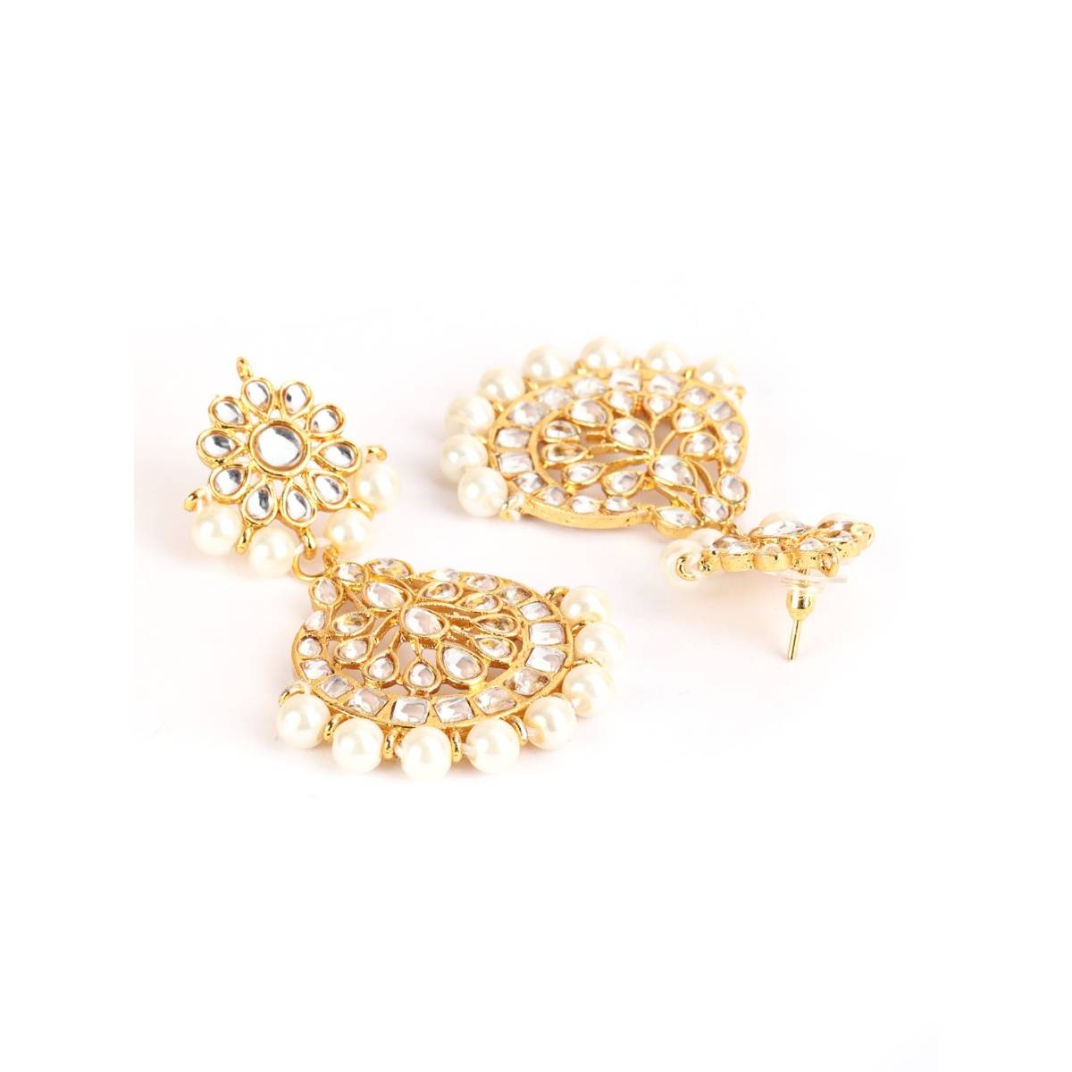Aatmana Gold Toned Kundan & Pearl Jewellery Set