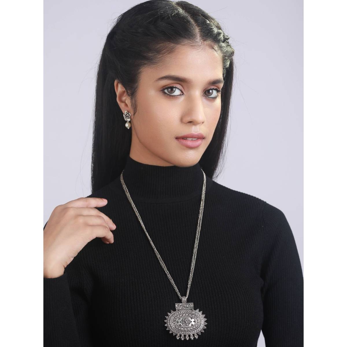 Aatmana Silver Plated German Silver Jewellery Set