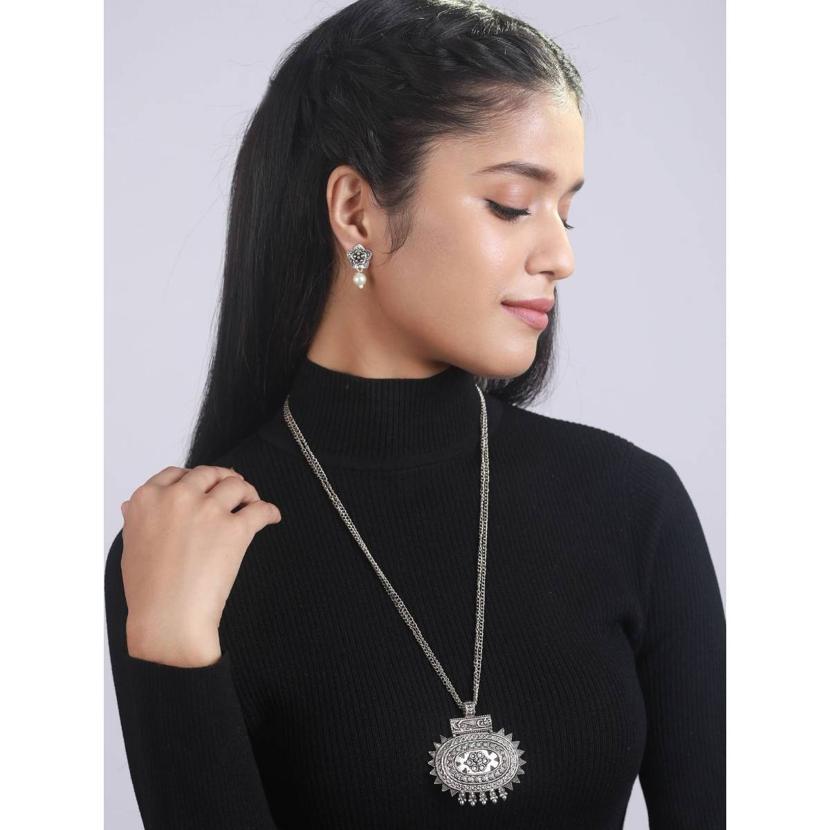 Aatmana Silver Plated German Silver Jewellery Set
