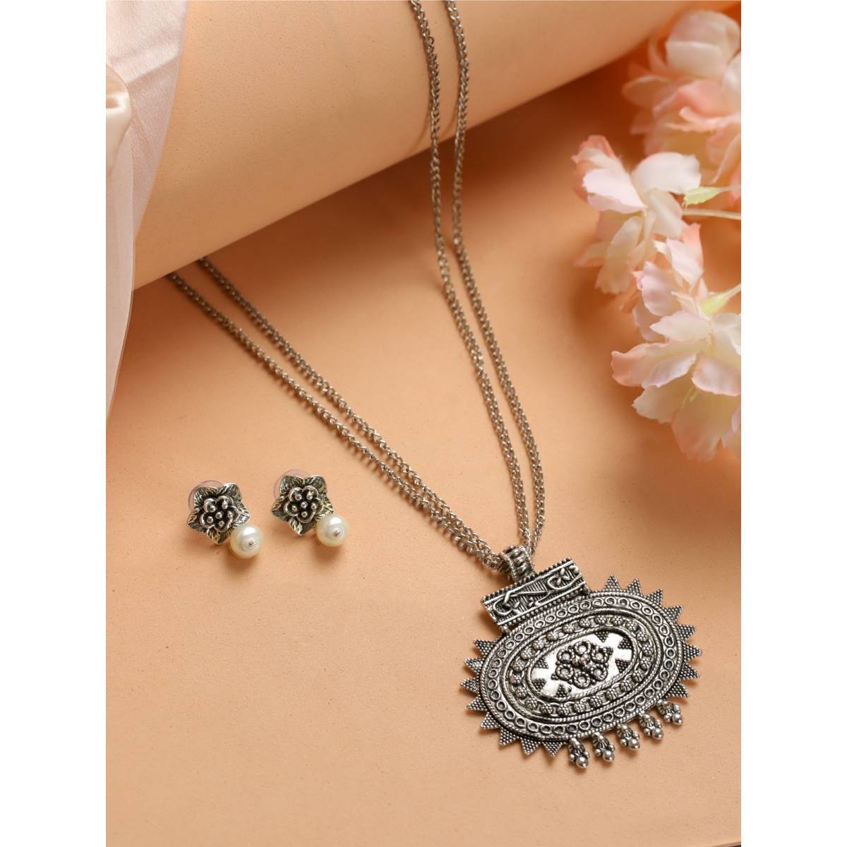 Aatmana Silver Plated German Silver Jewellery Set
