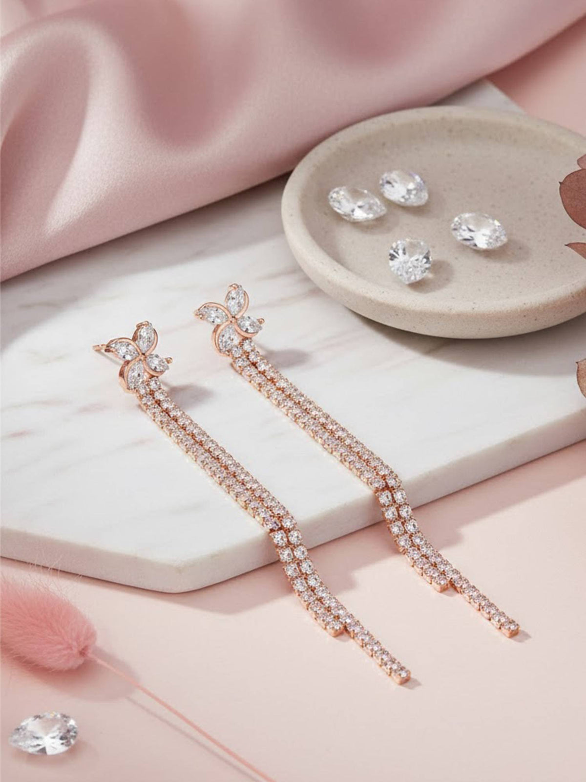 925 SILLER Women Sparkling Petal Tassel Dangler Earrings