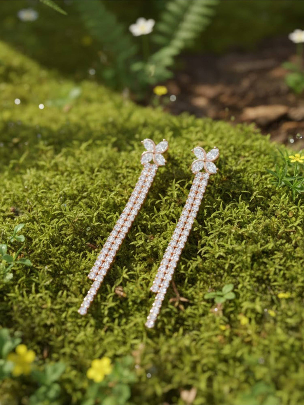 925 SILLER Women Sparkling Petal Tassel Dangler Earrings
