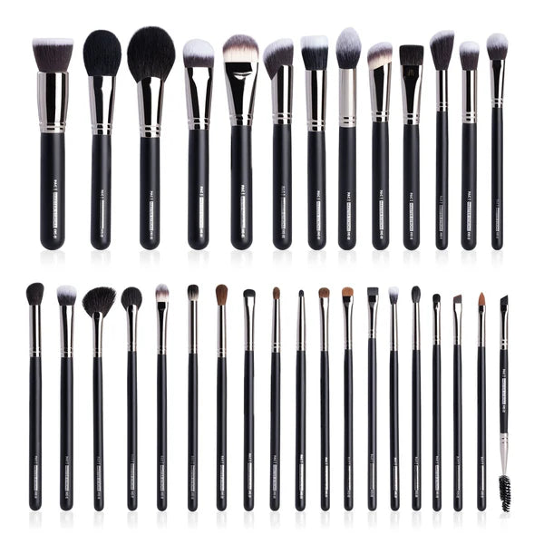 Pac - Master Stroke Collection Of  32 Brushes