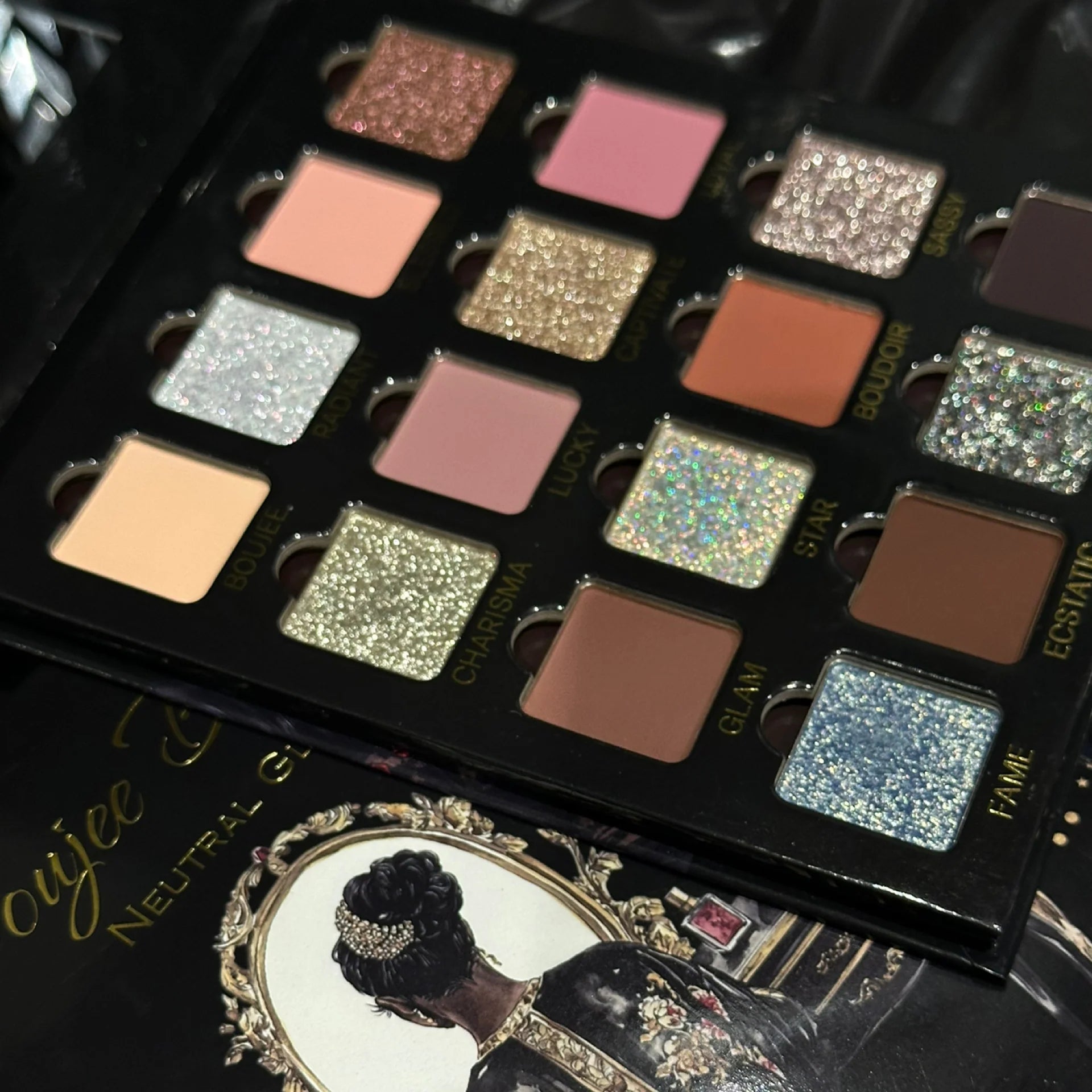 Boujee Boudoir - Neutral Glam Eyeshadow Palette (24g)