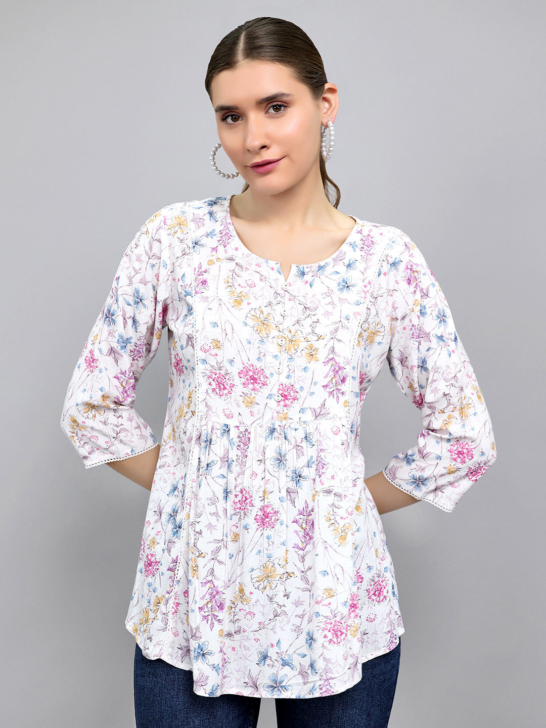 Women Off White Printed Round Neck 3/4 Sleeve Top