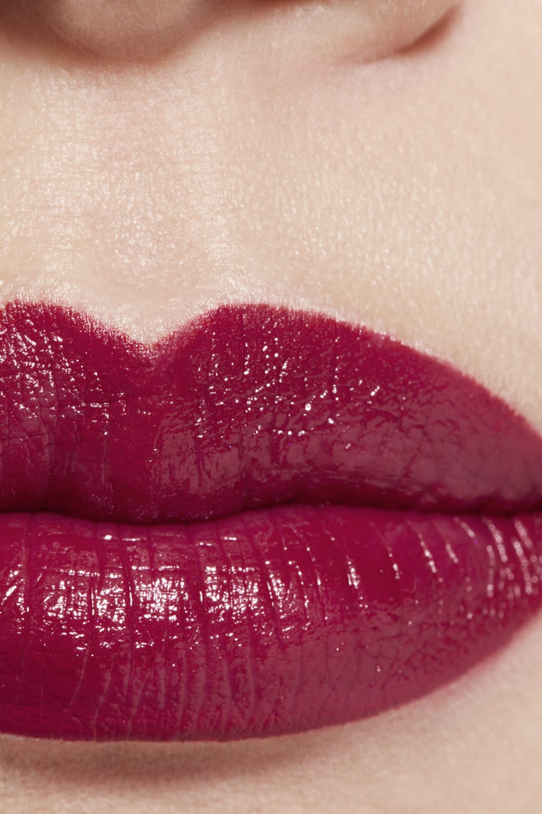 CHANEL Rouge Allure 99 Pirate applied