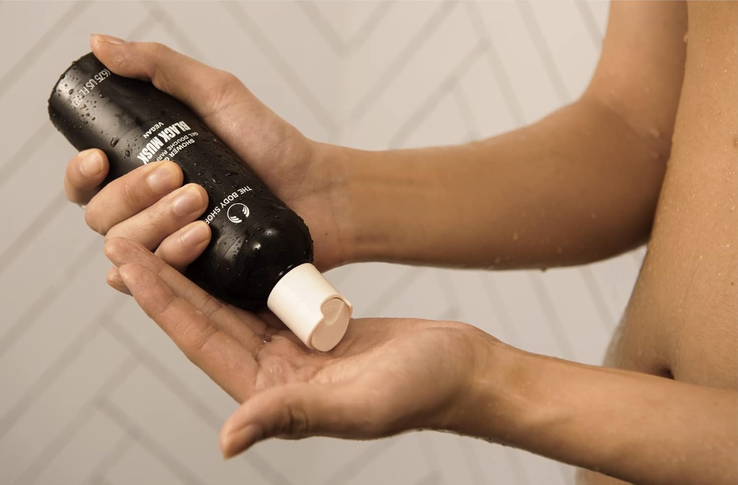 The Body Shop Black Musk Body Wash, 8.4 Fluid Ounce - BEAUTY BRATS