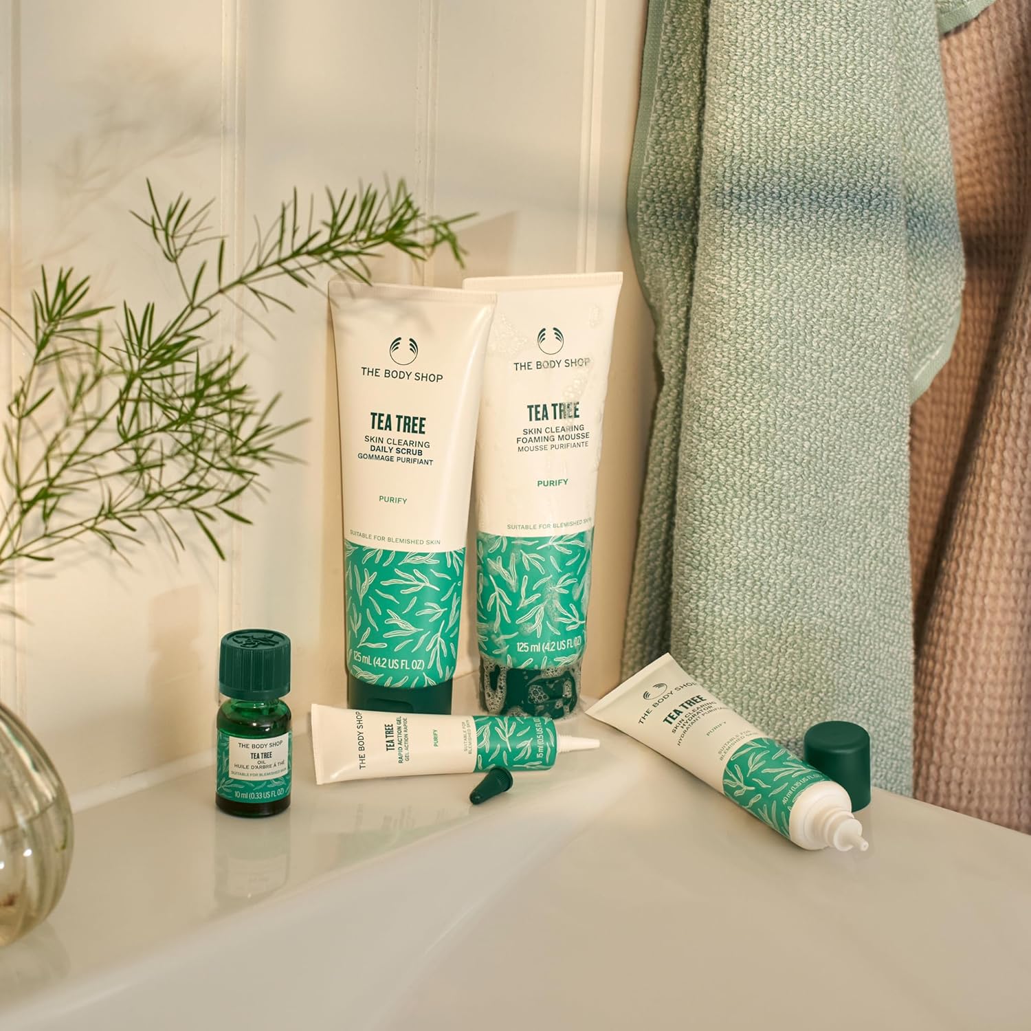The Body Shop Tea Tree Skin Clearing Foaming Cleanser – Purifying Face Wash For Oily, Blemished Skin – Vegan – 4.2 Fl Oz - Packaging May Vary - BEAUTY BRATS