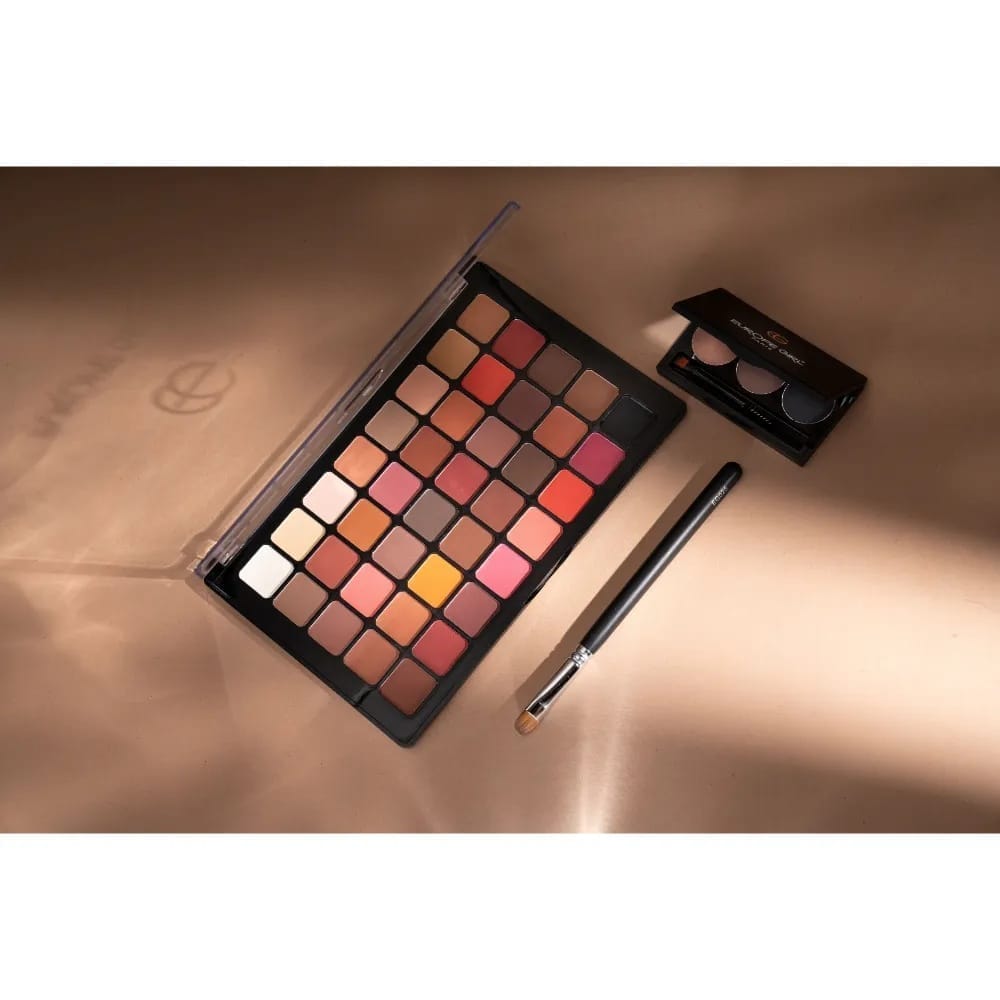 Europe Girl - Warm Tone 40 Shade Eyeshadow Palette (40gm)